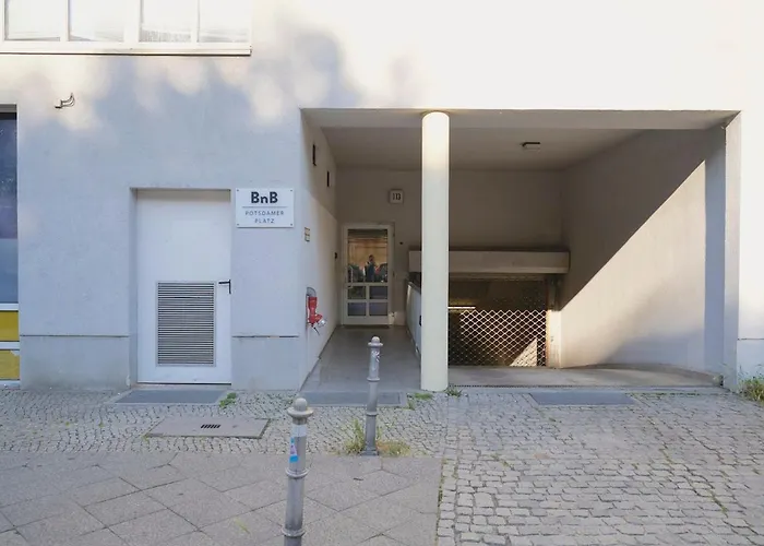 Potsdamer Platz - & *