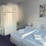 Hostel Potsdamer Platz - & *